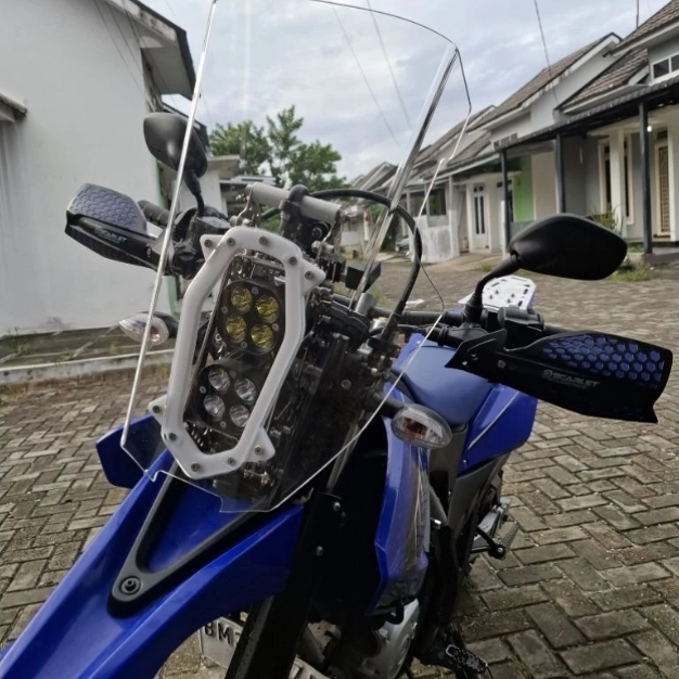 Rally Tower V05 terpasang di motor