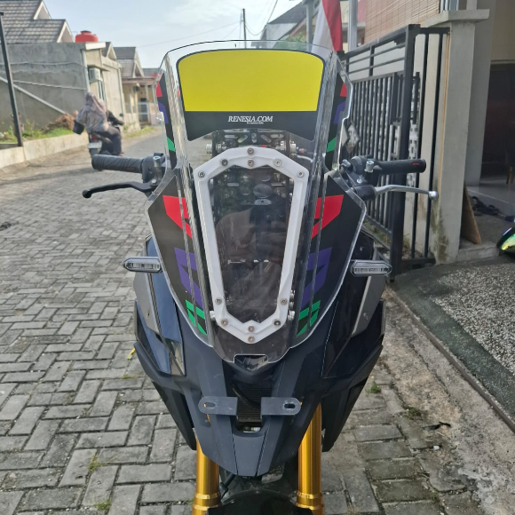 Rally Tower V04 terpasang di motor